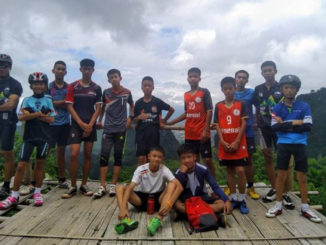Alle 12 drenge og deres træner er nu reddet ud af grotten Tham Luang